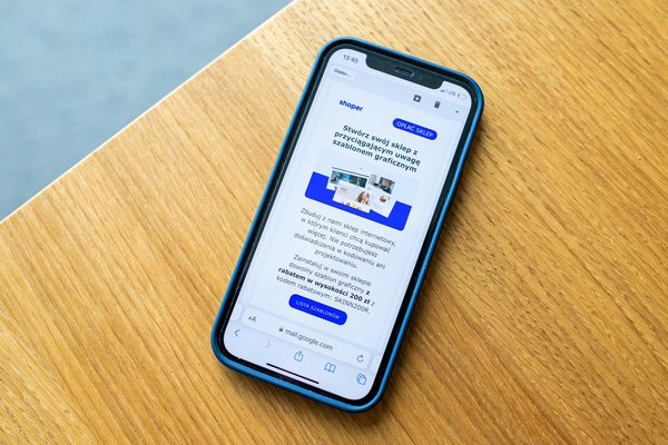 Smart TV ou projecteur : quel est le meilleur choix pour votre salon ?